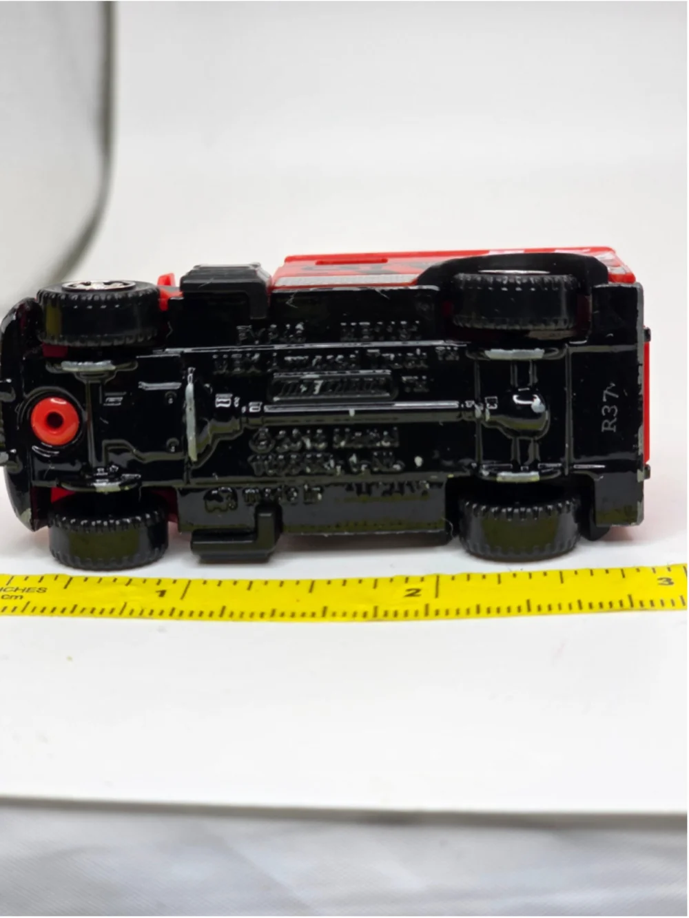 Diecast Vehicle Lot of 8 Trucks Vans SUV Utility Delivery Cars 1:64 Scale
